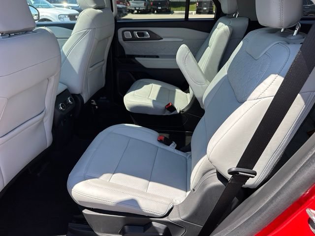 Used 2025 Ford Explorer Platinum w/ Ultimate Package AWD/4WD image 15