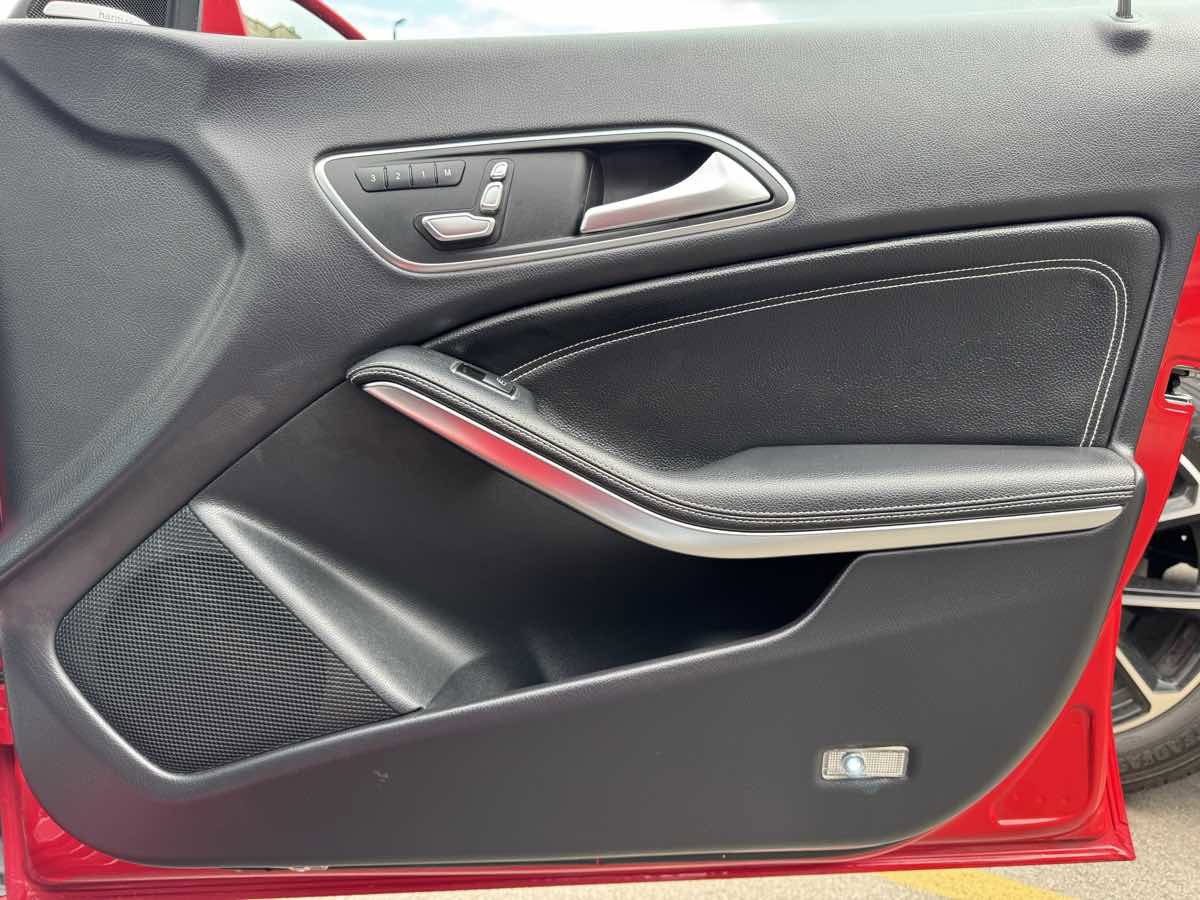 Used 2017 Mercedes-Benz CLA 250 image 31