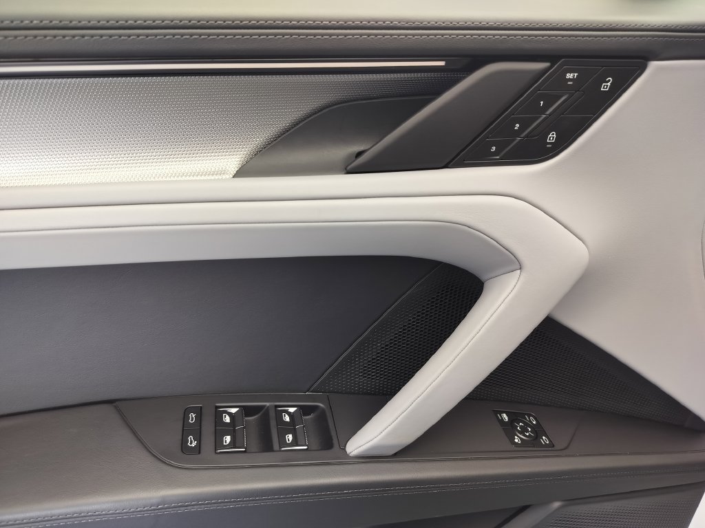 New 2026 Porsche Cayenne Electric AWD/4WD image 19