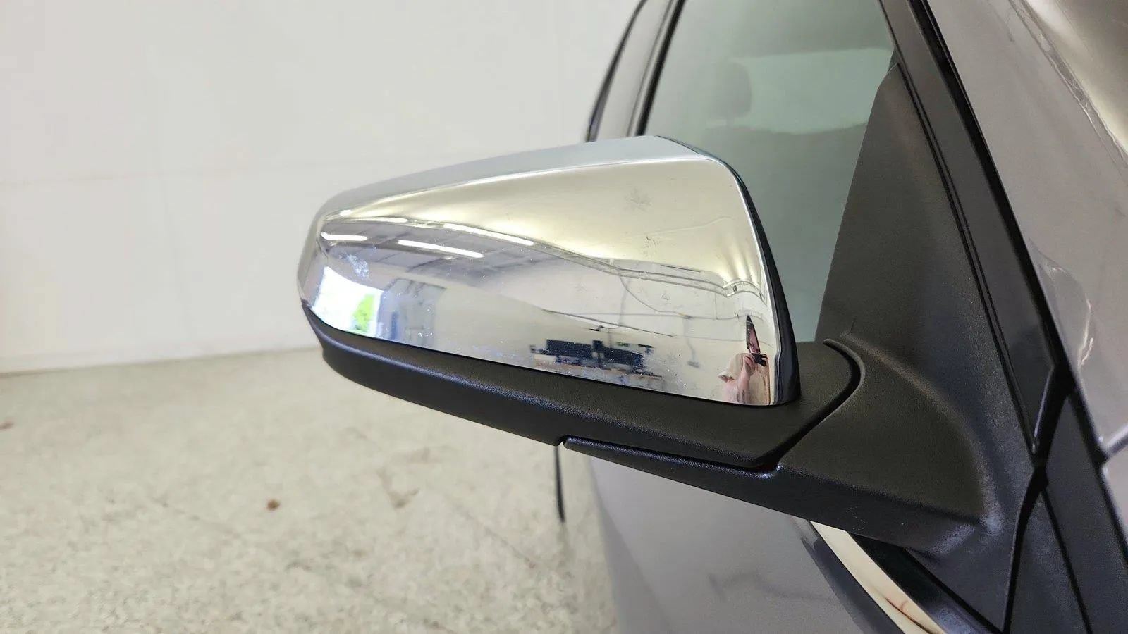 Used 2018 Chevrolet Equinox Premier AWD/4WD image 35