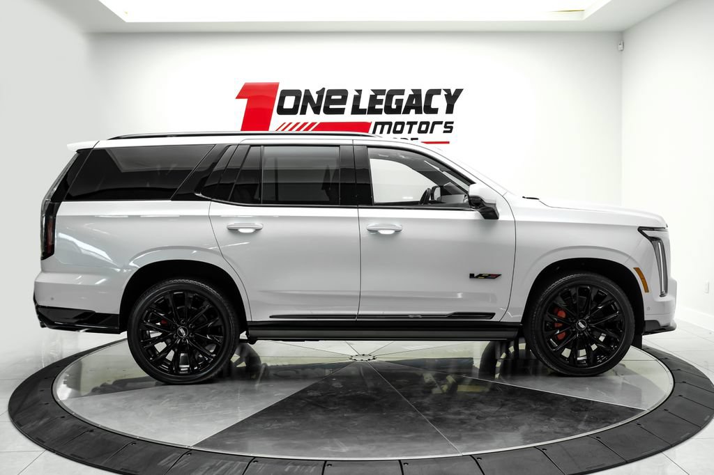 Used 2026 Cadillac Escalade V w/ LPO, ONYX Package AWD/4WD image 5
