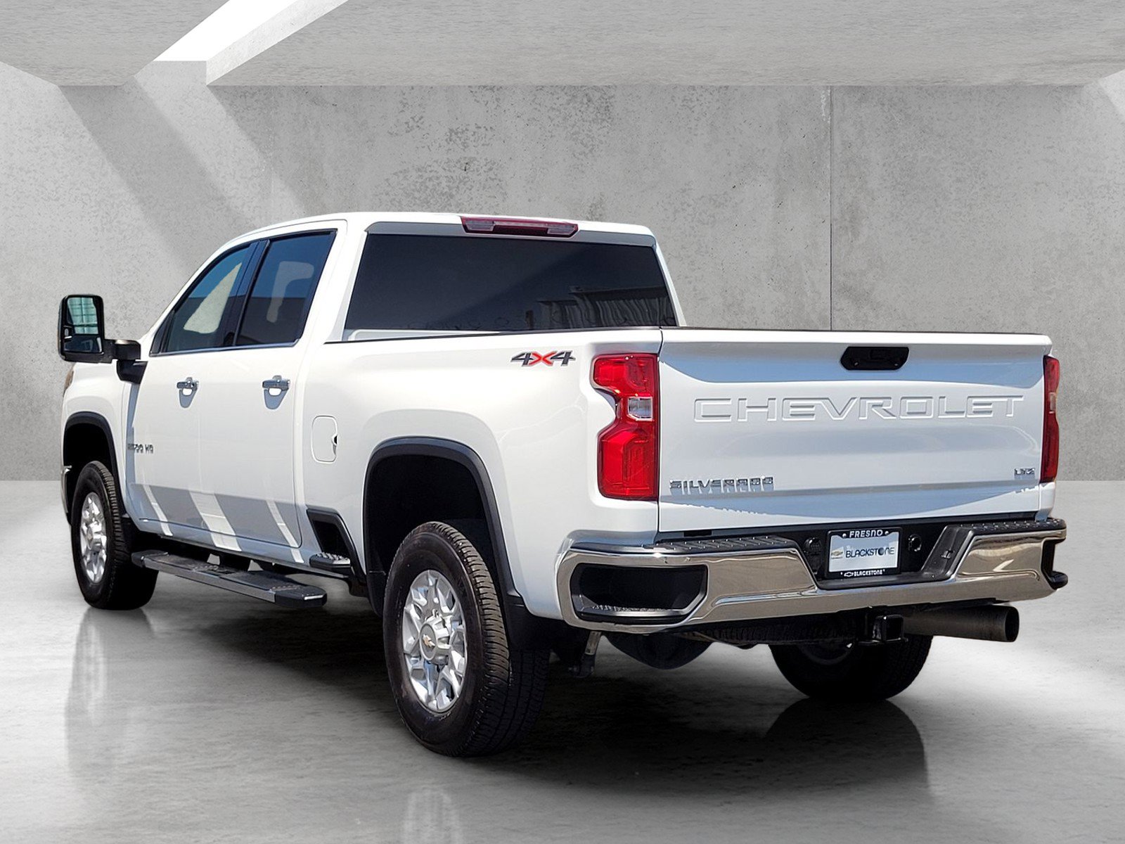 Used 2024 Chevrolet Silverado 2500 LTZ AWD/4WD image 6