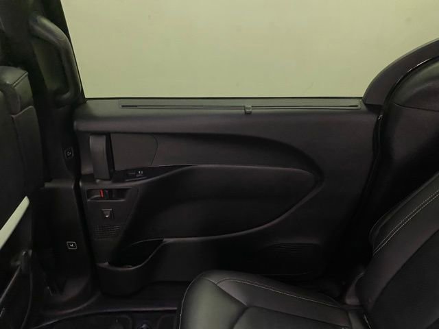 Used 2019 Chrysler Pacifica Touring-L Plus w/ S Appearance Package FWD image 28
