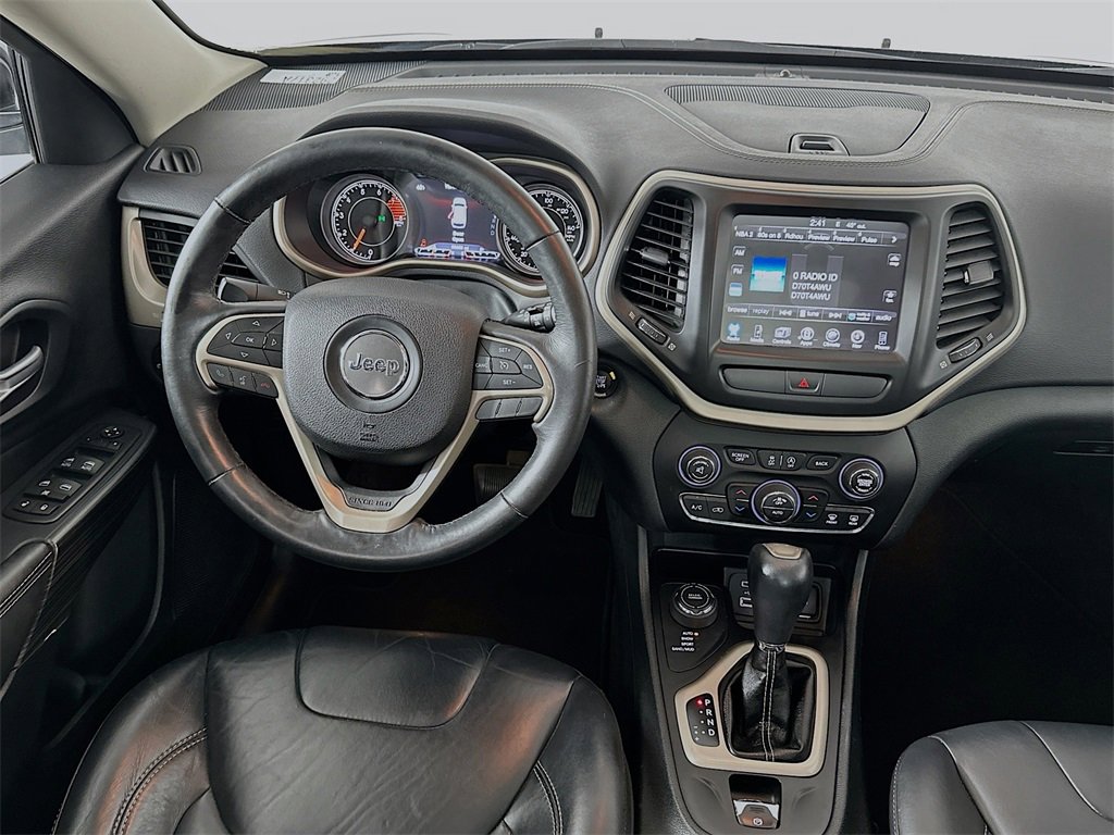Used 2016 Jeep Cherokee Limited image 19