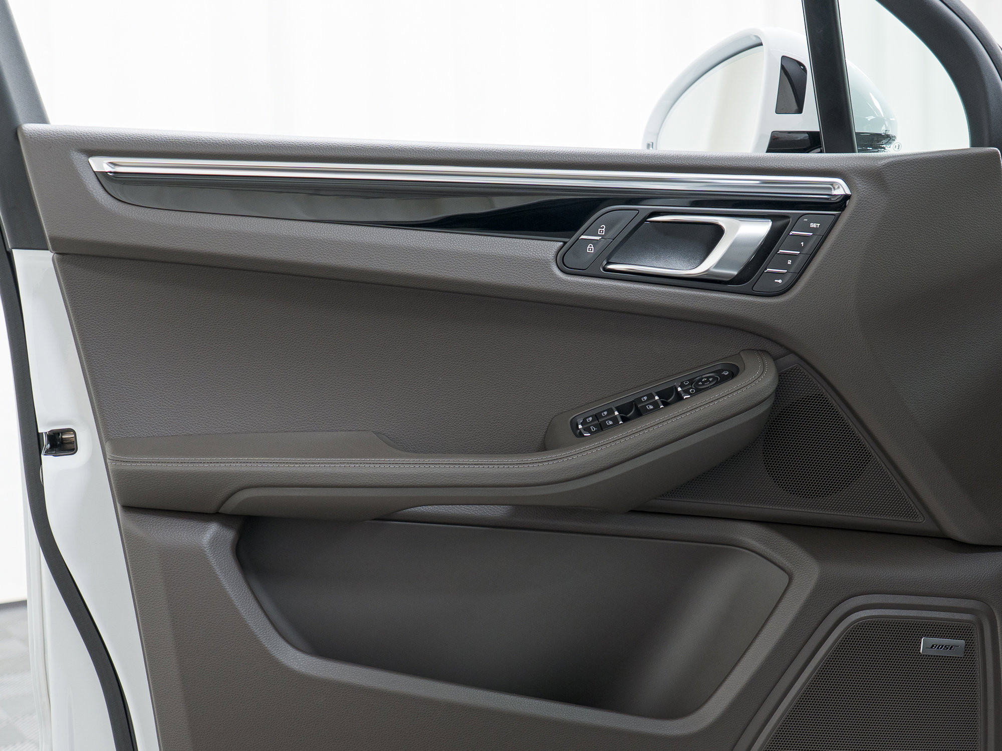 New 2026 Porsche Macan AWD/4WD image 14