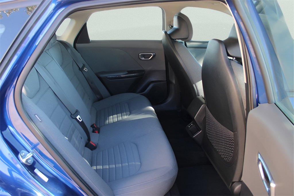 Used 2025 Kia K4 EX image 27