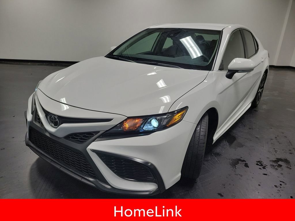 Used 2024 Toyota Camry SE w/ Convenience Package image 4