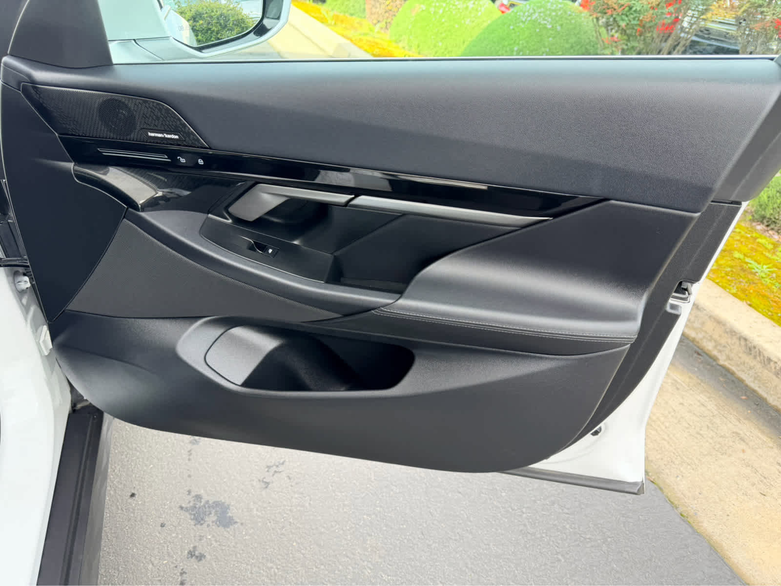 Used 2025 BMW 530i xDrive image 22