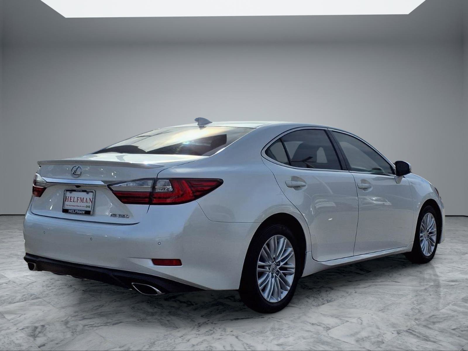 Used 2016 Lexus ES 350 4DR SDN w/ Premium Package w/Wood Trim image 7