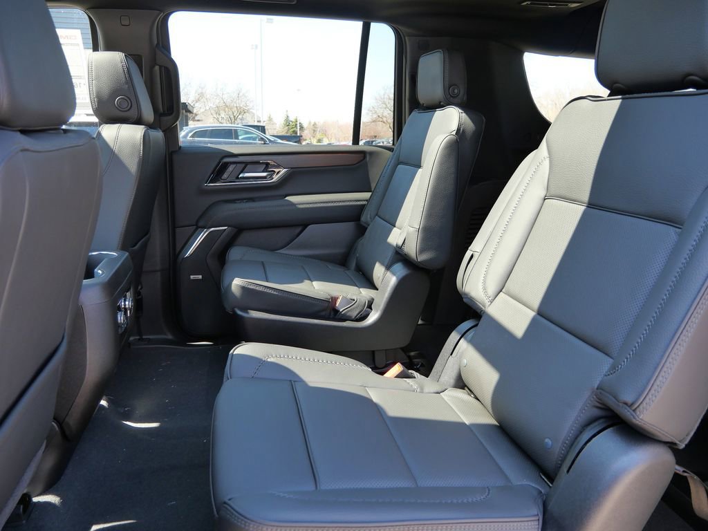 New 2026 GMC Yukon XL Denali w/ Sun & Power Step Package AWD/4WD image 37