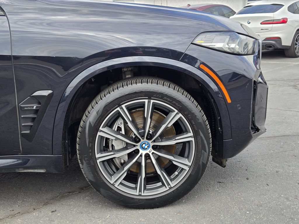 Certified 2024 BMW X5 xDrive50e w/ M Sport Package AWD/4WD image 11
