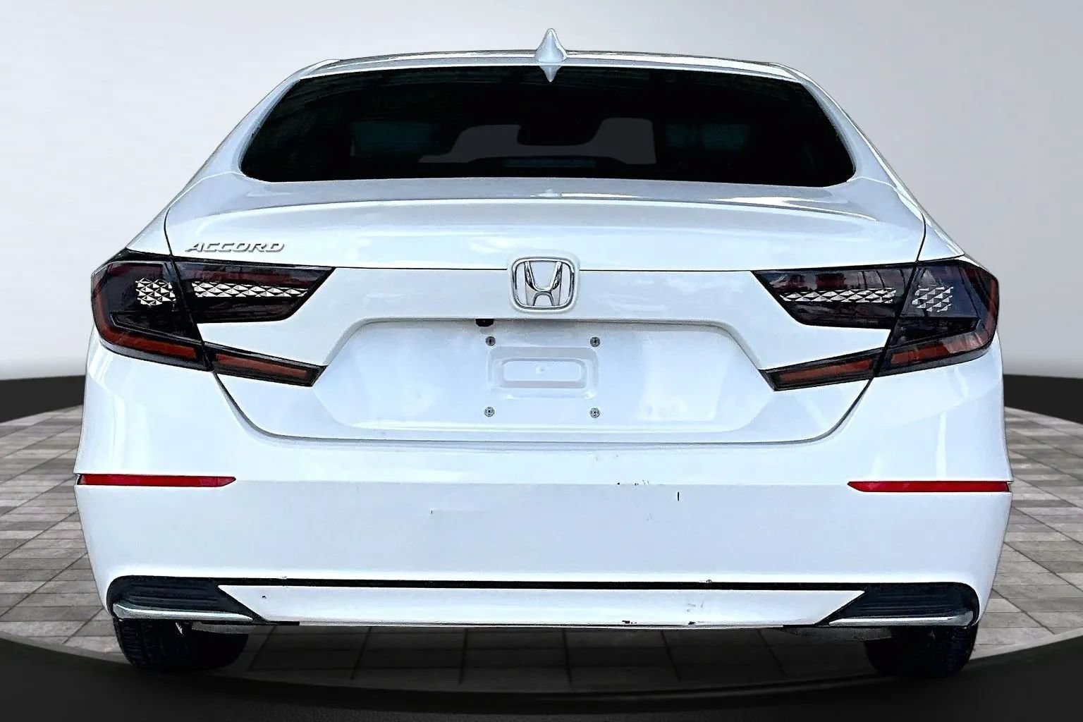 Used 2018 Honda Accord EX-L image 5
