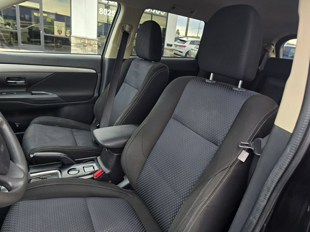 Used 2018 Mitsubishi Outlander ES FWD image 24