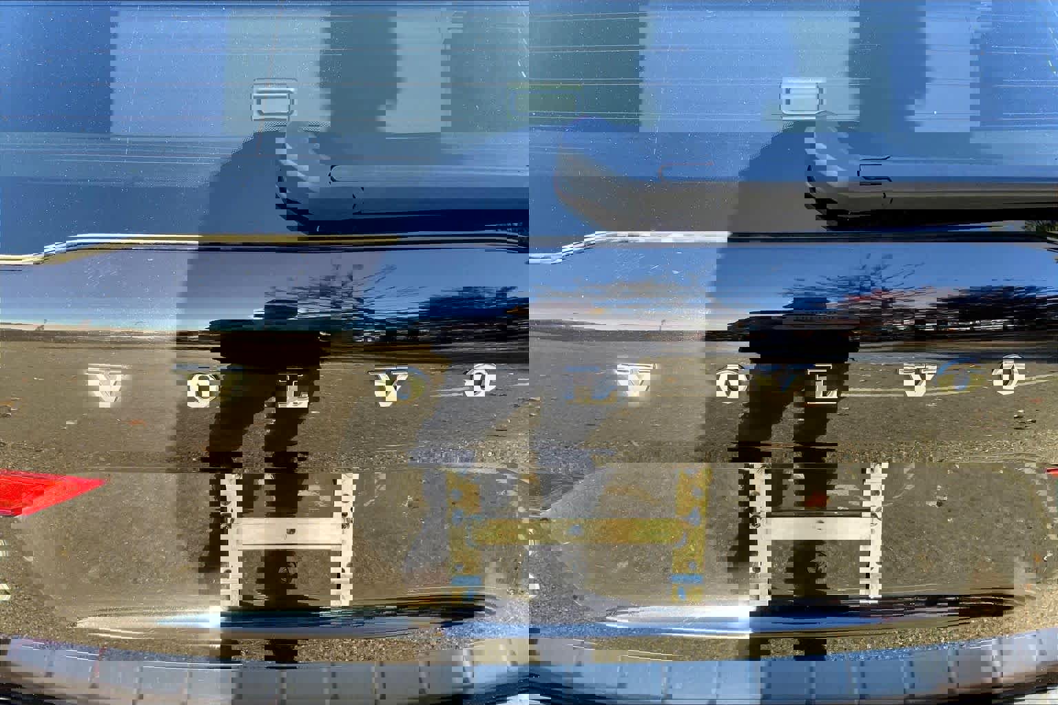 Certified 2023 Volvo XC60 T8 Plus w/ Climate Package image 30