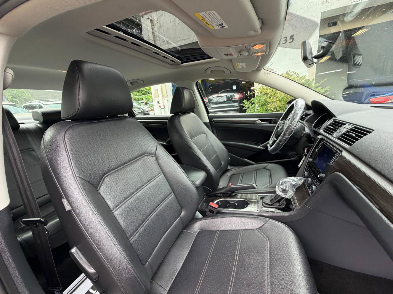 Used 2016 Volkswagen Passat 1.8T SE FWD image 40