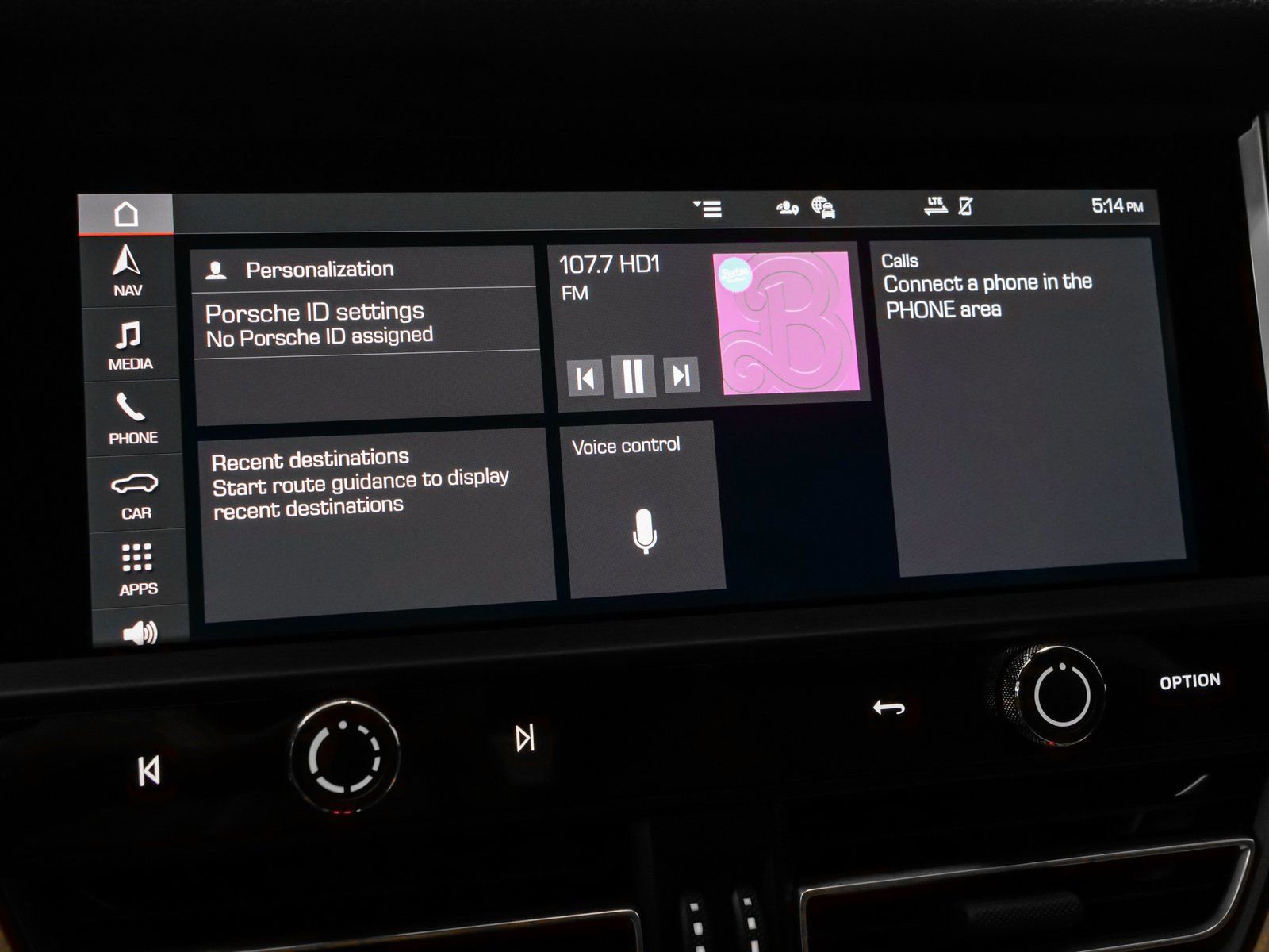 Certified 2025 Porsche Macan image 32