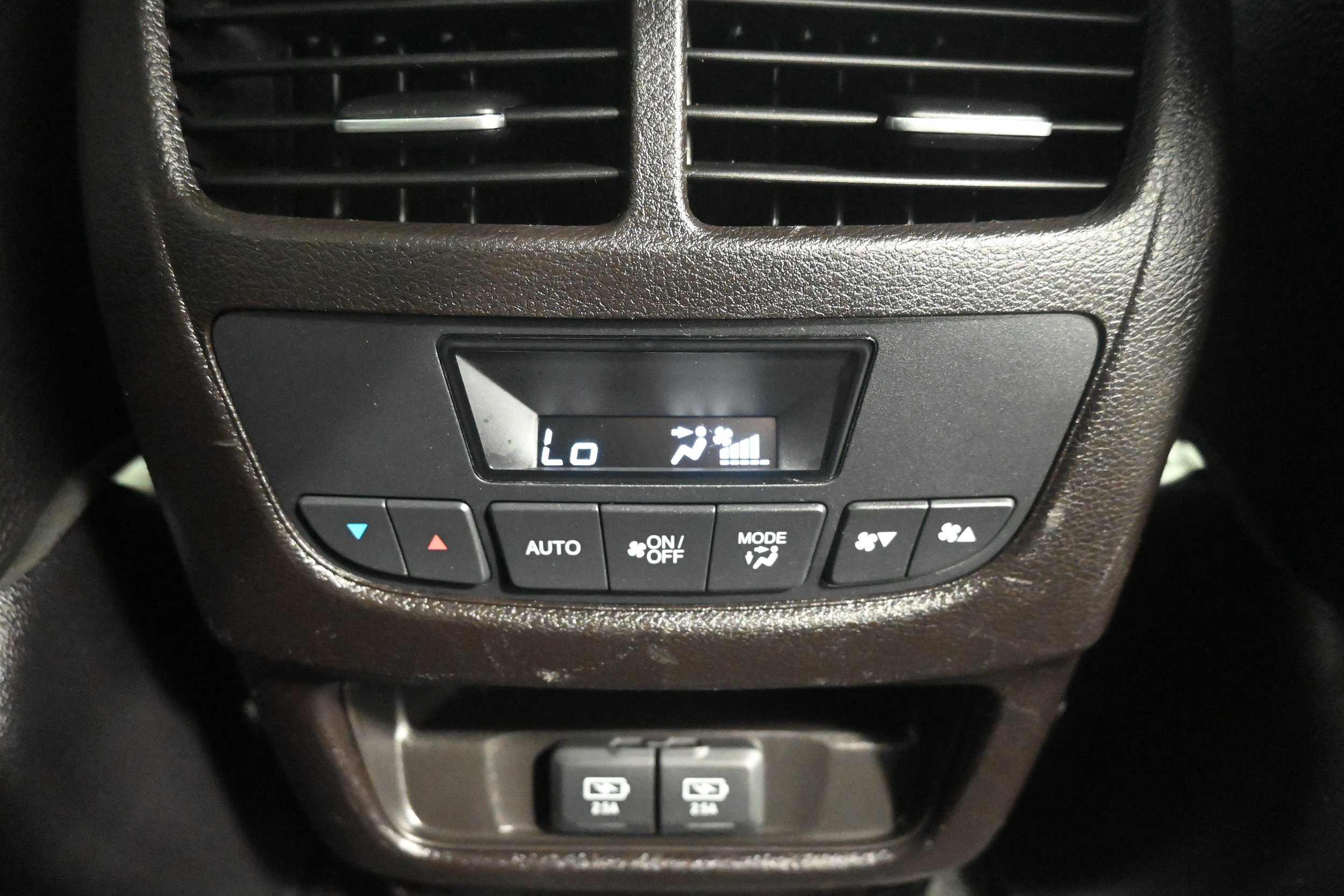 Used 2020 Acura MDX SH-AWD image 32