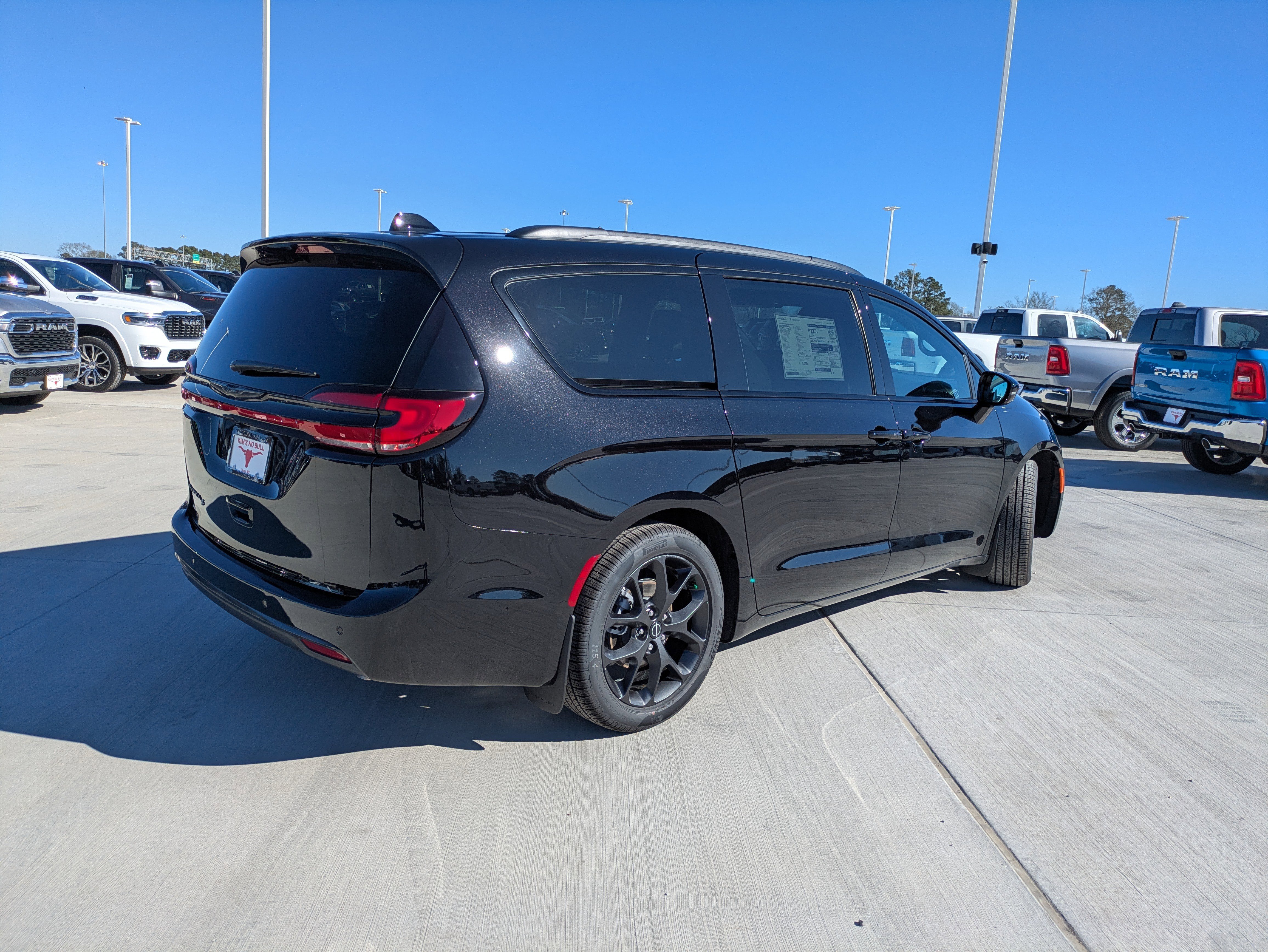 New 2026 Chrysler Pacifica Select w/ S Appearance Package FWD image 7