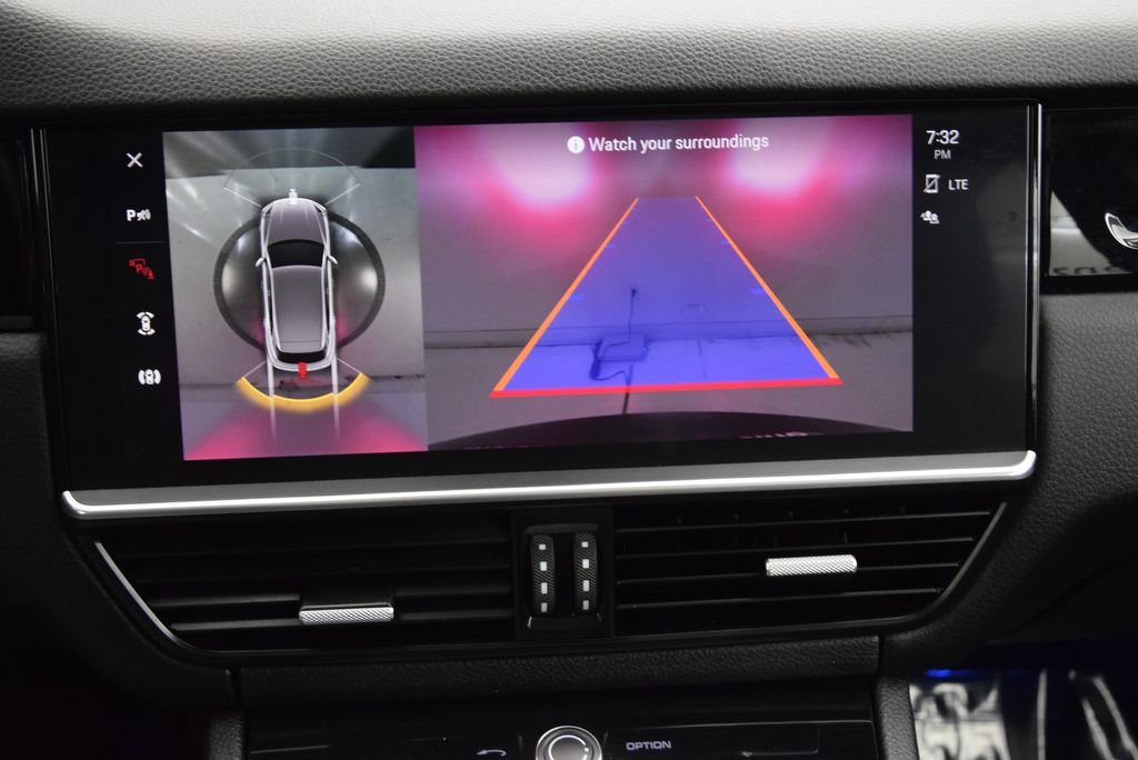 Used 2022 Porsche Cayenne image 33