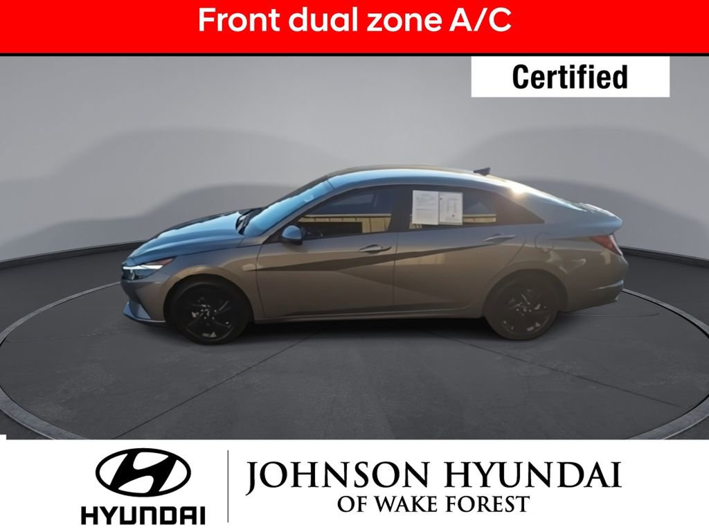 Certified 2023 Hyundai Elantra SEL w/ Preferred Accessory Package image 5