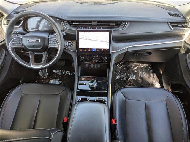 Used 2023 Jeep Grand Cherokee Limited image 17