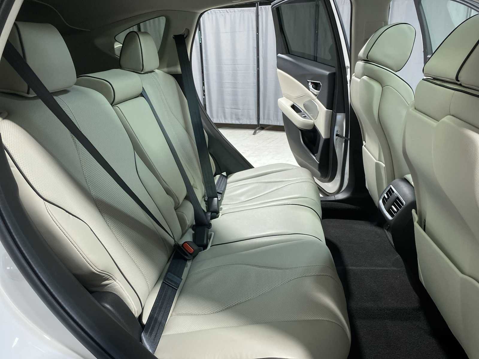 Certified 2025 Acura RDX SH-AWD w/ Advance Package image 13