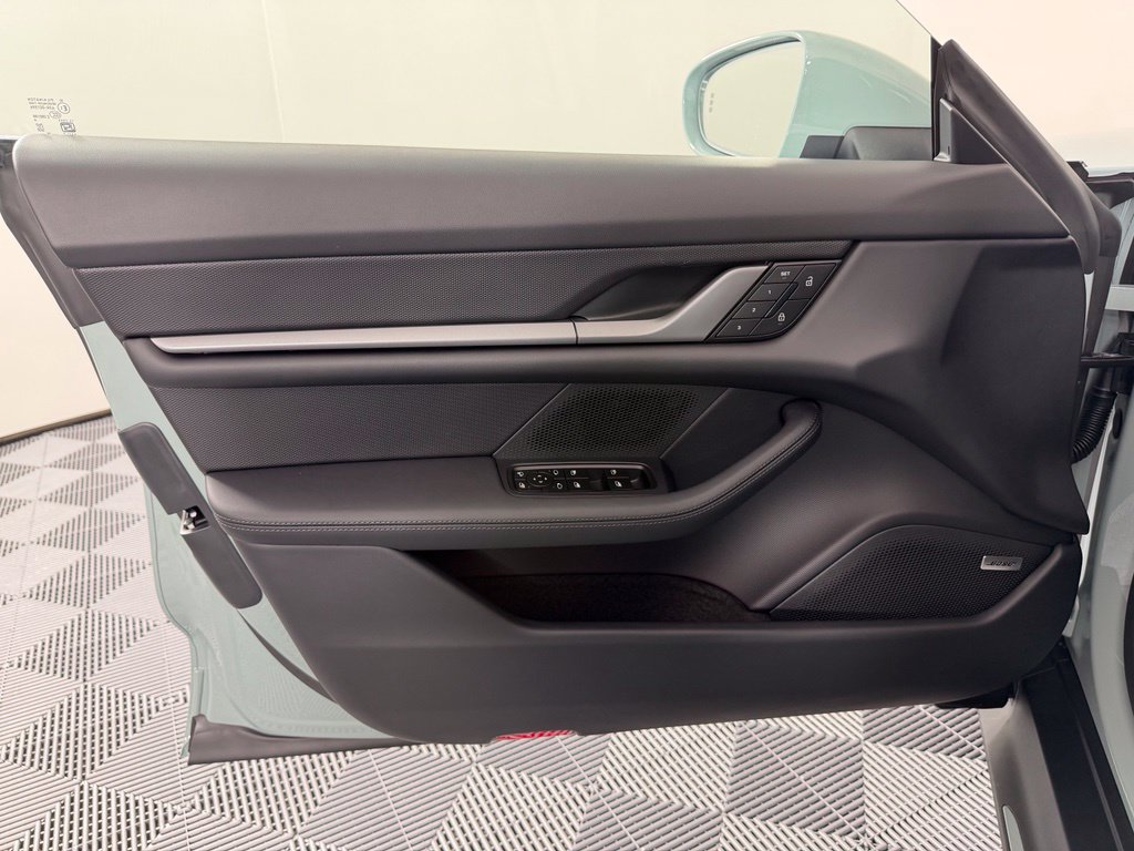 New 2026 Porsche Taycan 4S AWD/4WD image 17