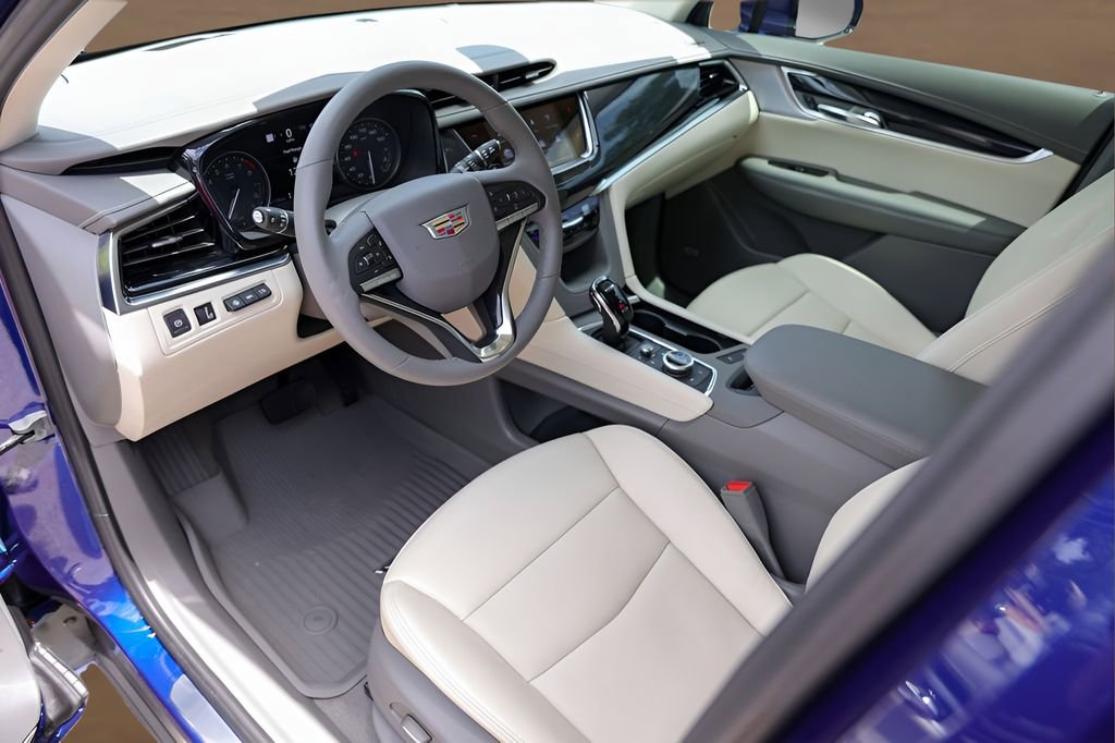 Certified 2025 Cadillac XT6 Premium Luxury w/ Technology Package FWD image 10