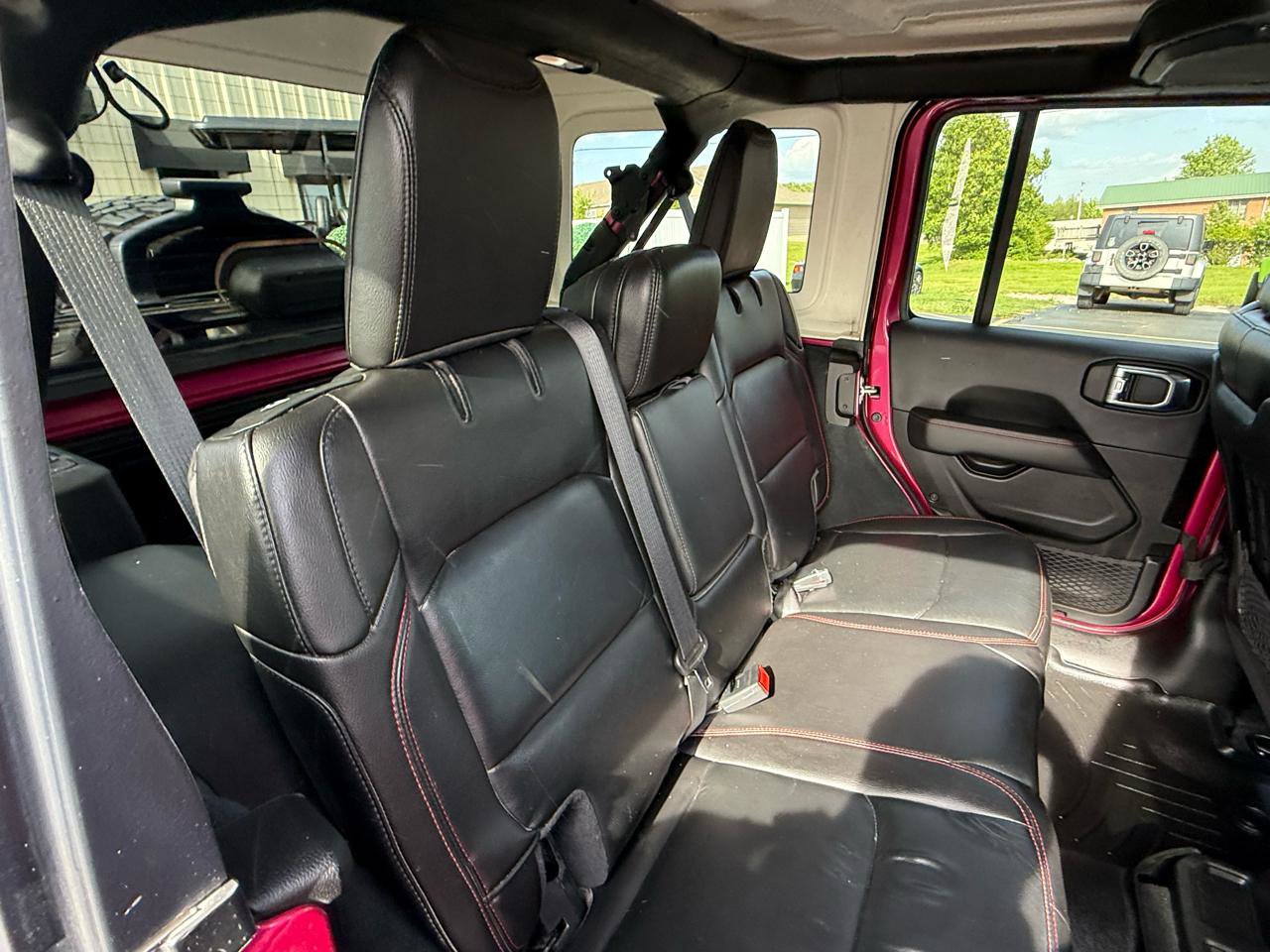 Used 2022 Jeep Wrangler Unlimited Rubicon w/ Xtreme Recon 35" Tire Package AWD/4WD image 37