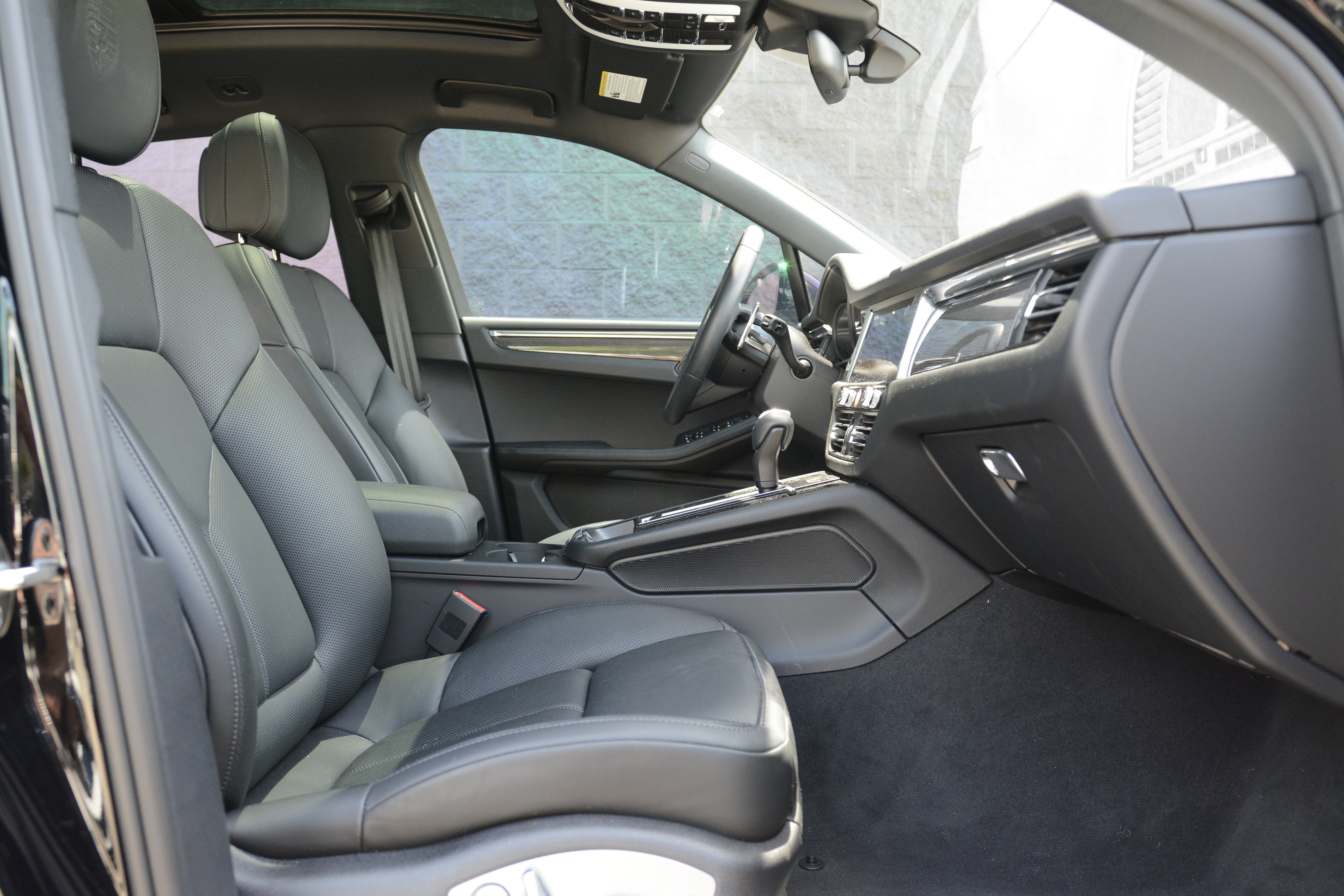 Certified 2026 Porsche Macan AWD/4WD image 27