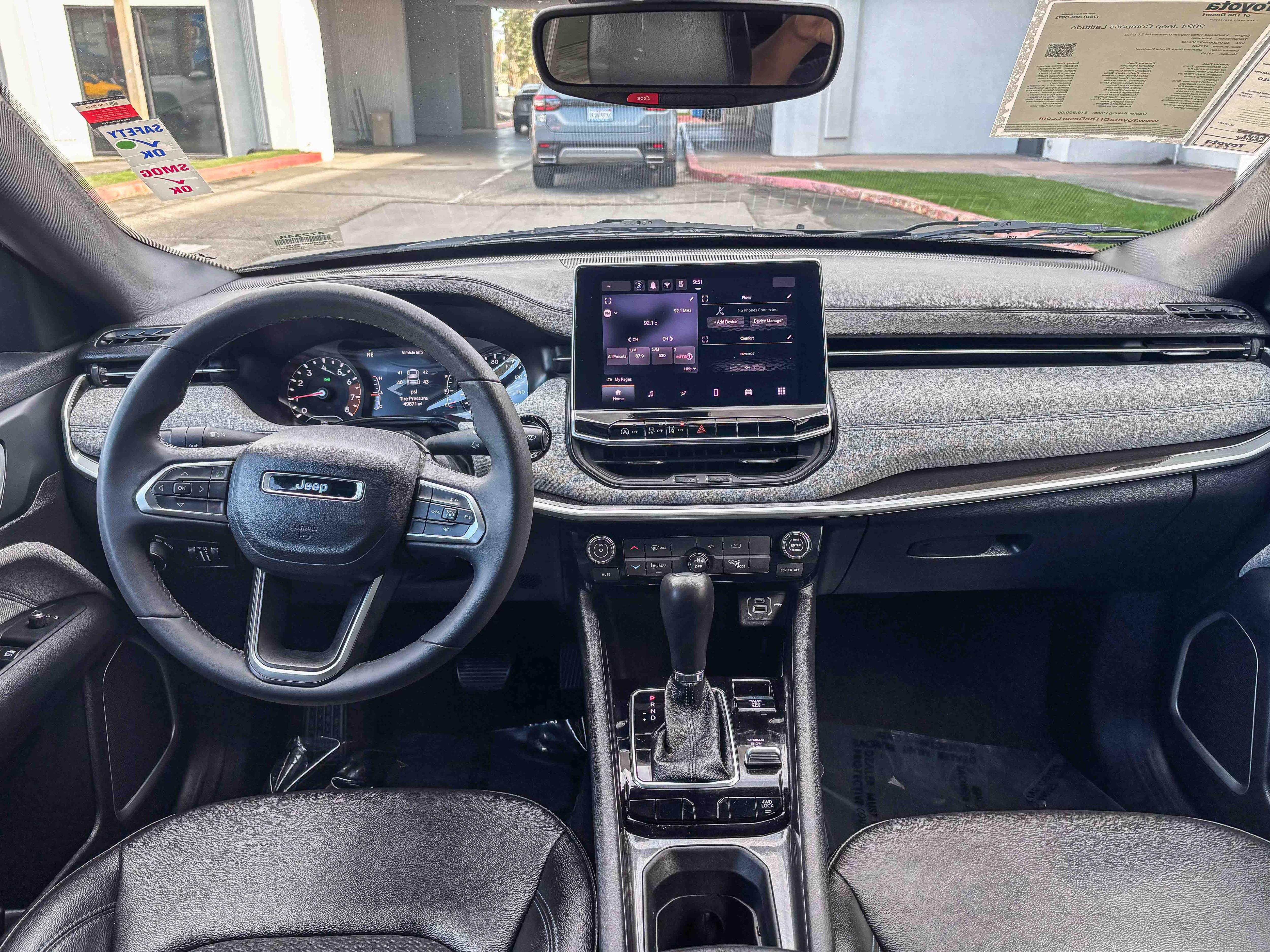 Used 2024 Jeep Compass Latitude image 15