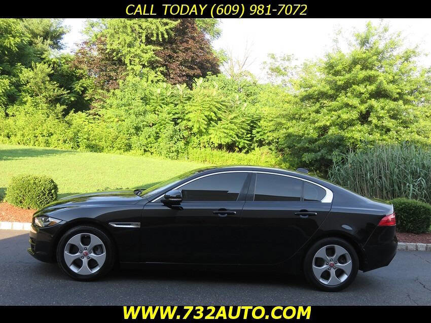 Used 2017 Jaguar XE image 2