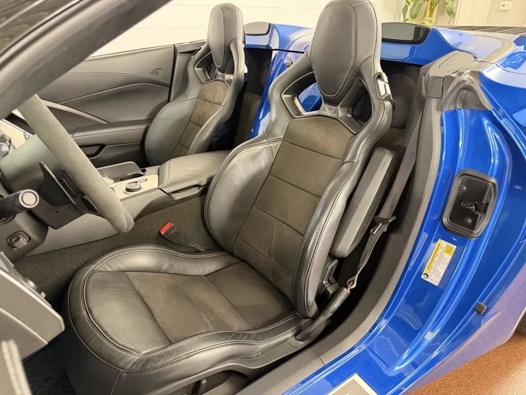 Used 2014 Chevrolet Corvette Stingray Convertible RWD image 15