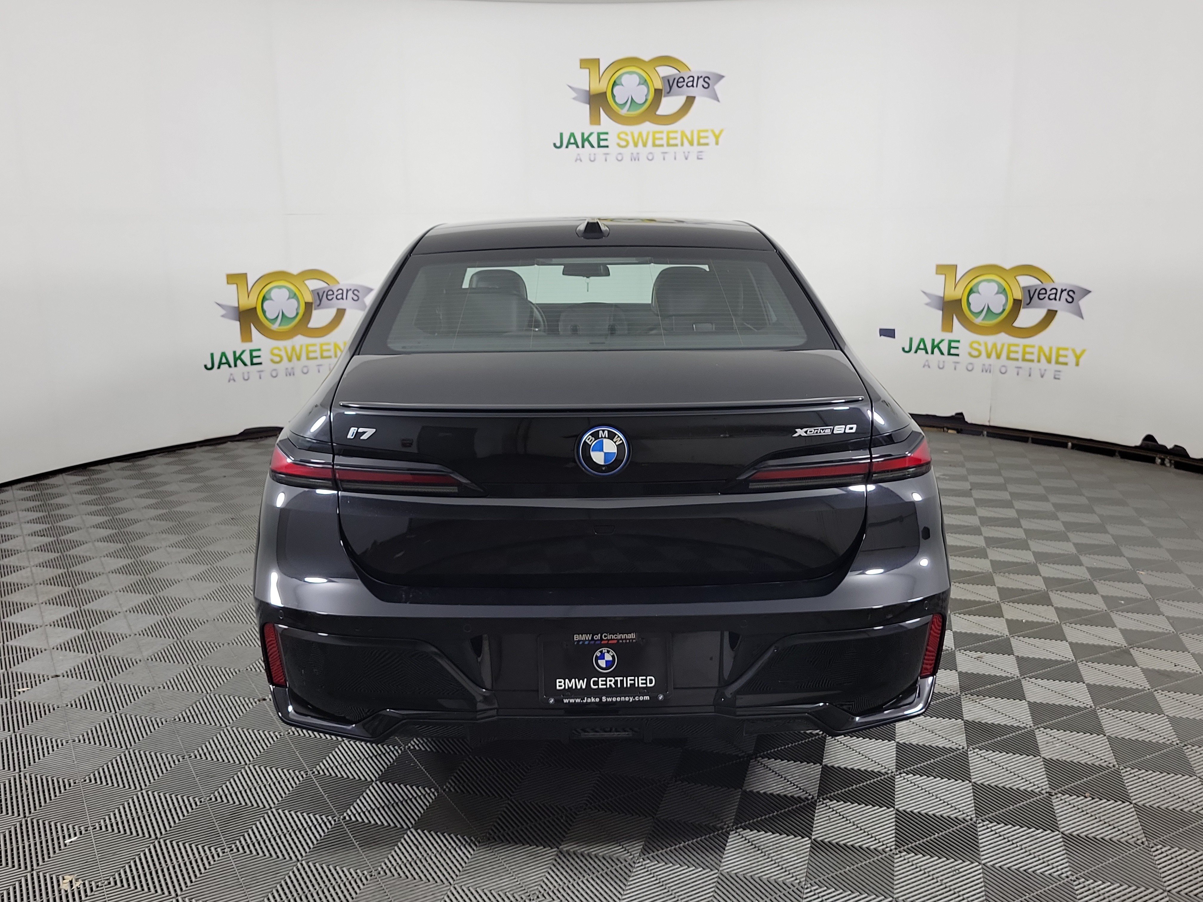 Certified 2024 BMW i7 xDrive60 w/ Executive Package AWD/4WD image 6