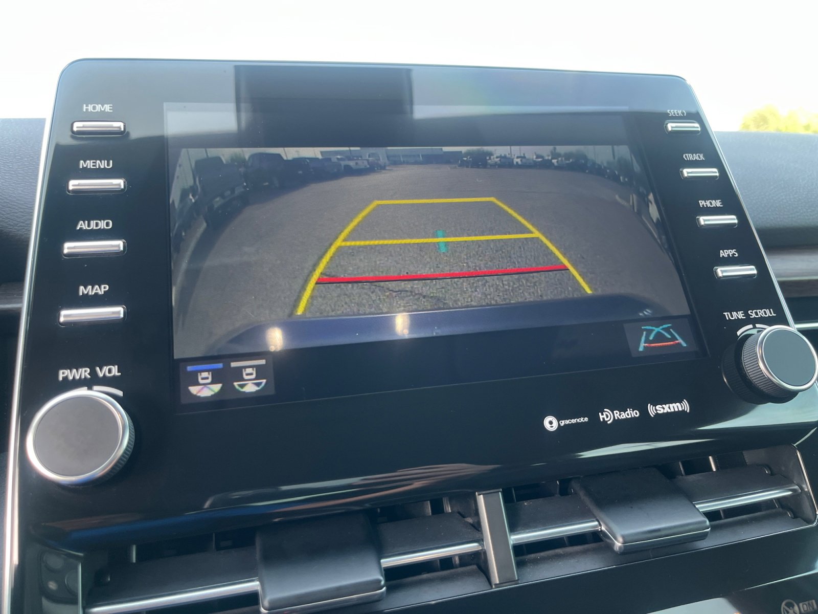 Used 2020 Toyota Avalon XLE image 28