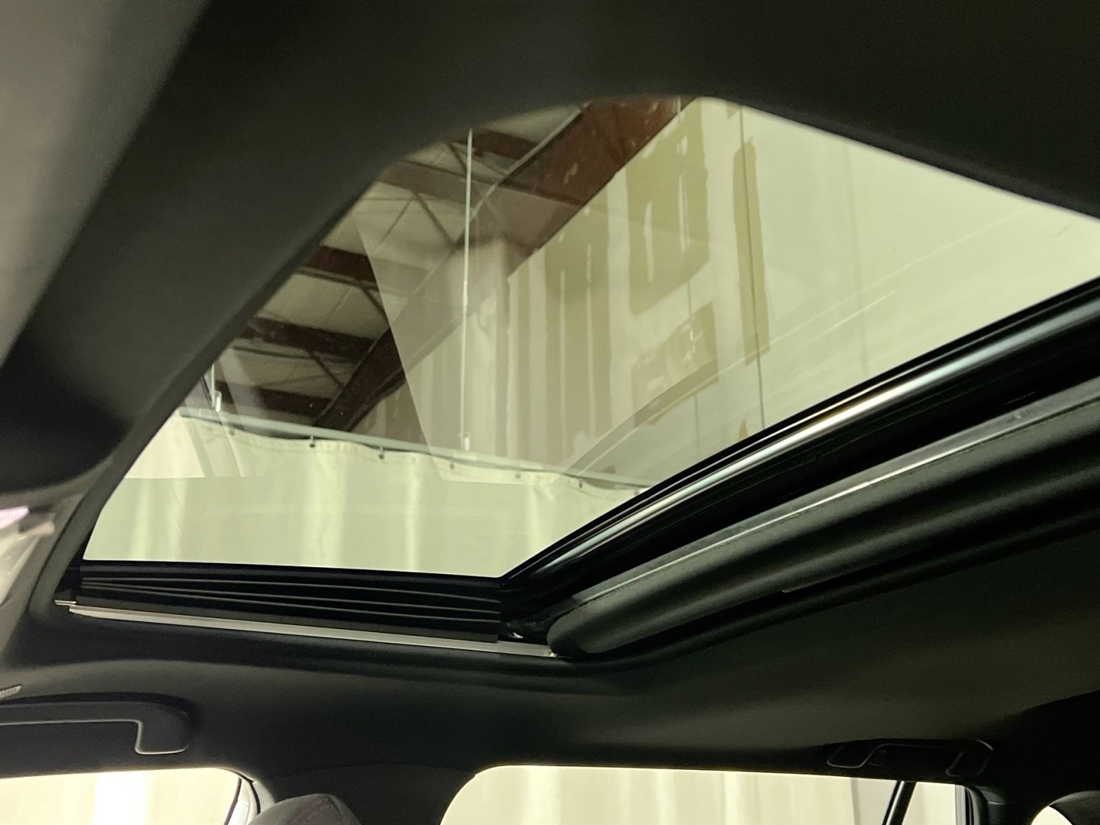 Used 2023 Toyota RAV4 SE w/ Weather & Moonroof Package image 24