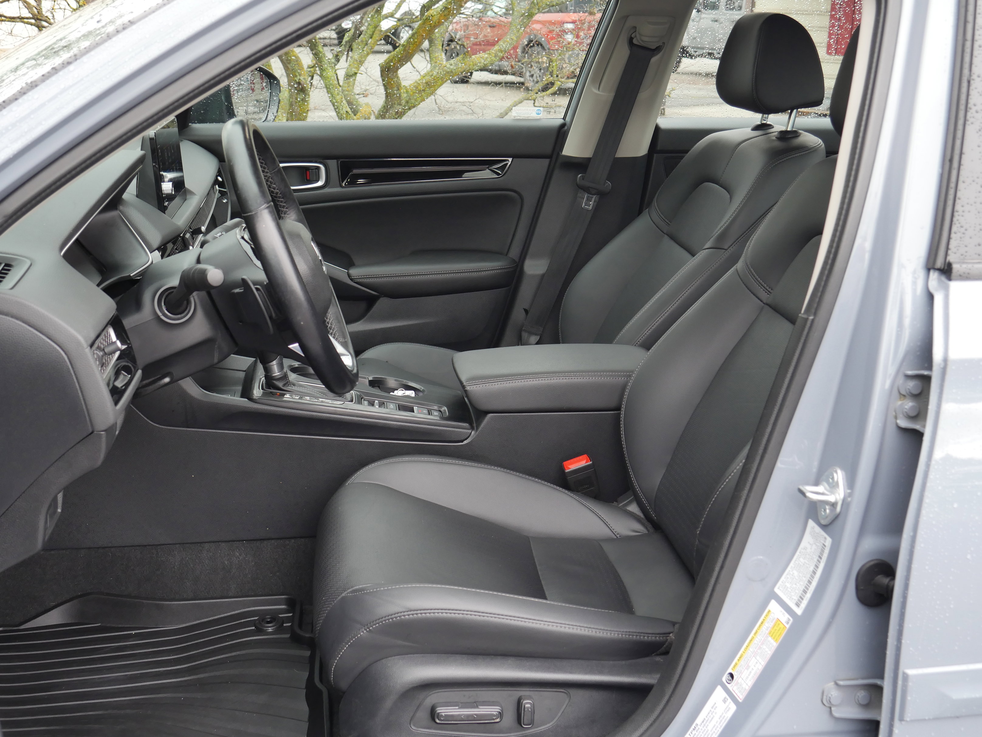 Used 2023 Honda Civic Touring image 3