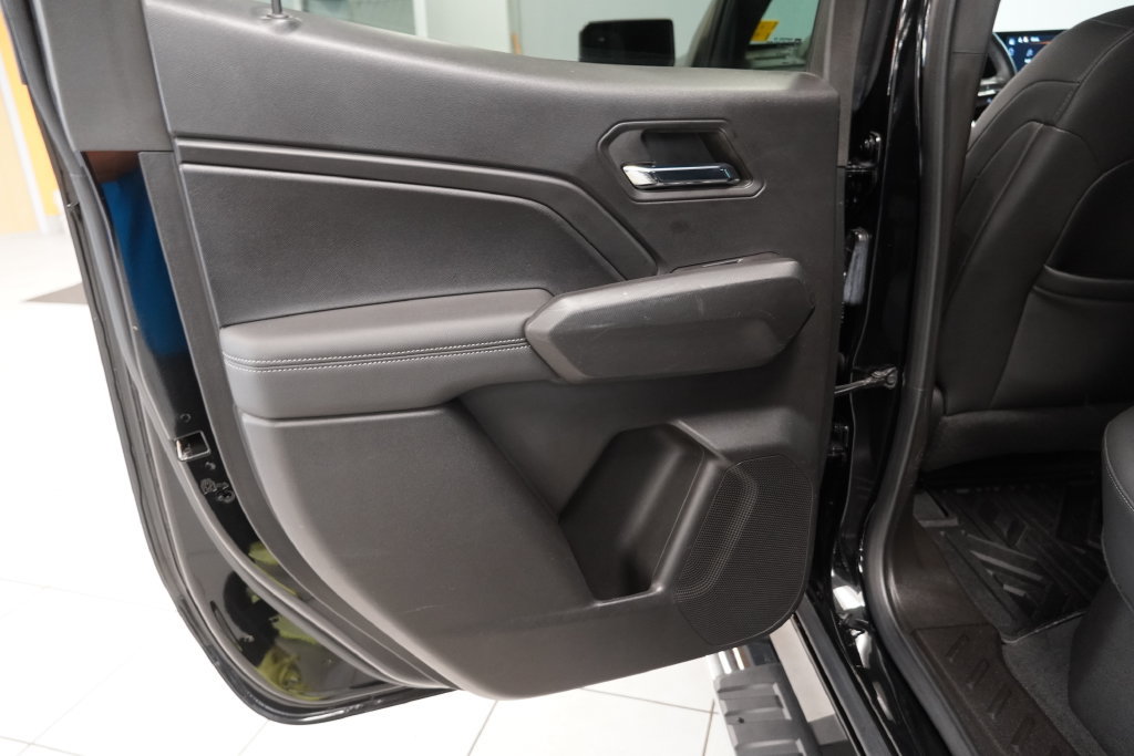 Used 2023 Chevrolet Colorado LT w/ LT Convenience Package III AWD/4WD image 27