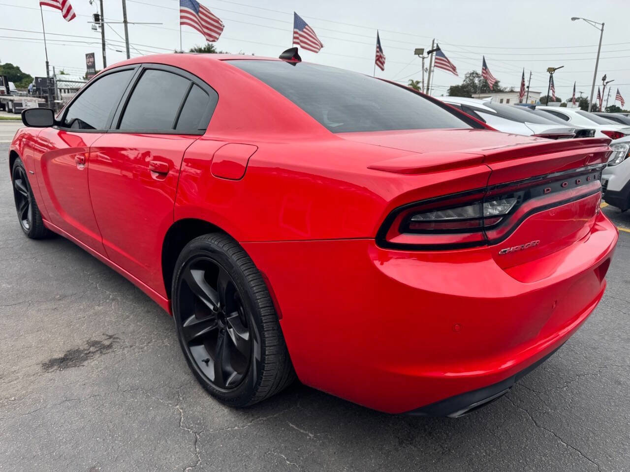 Used 2018 Dodge Charger R/T RWD image 3