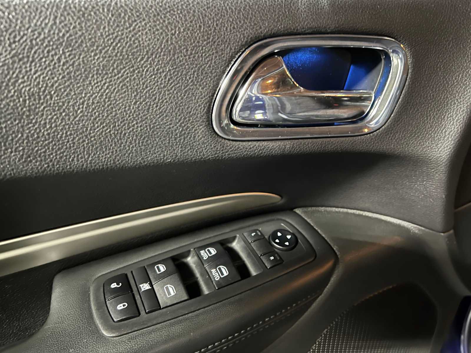 Used 2018 Dodge Durango SXT w/ 3rd Row Seating Group AWD/4WD image 19