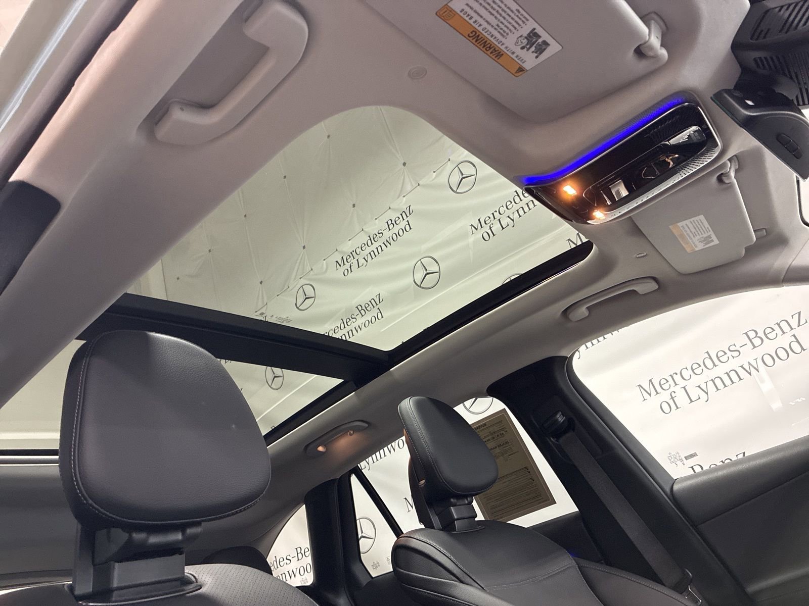 Used 2025 Mercedes-Benz GLC 300 4MATIC image 34
