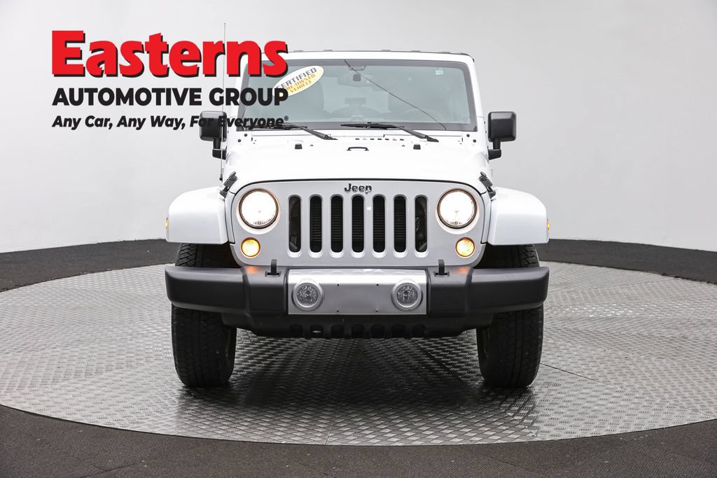 Used 2015 Jeep Wrangler Unlimited Sahara w/ Connectivity Group AWD/4WD image 2