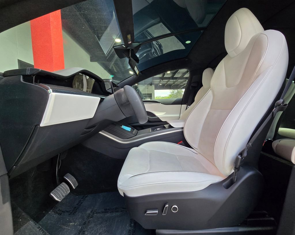 Used 2022 Tesla Model X Plaid image 20