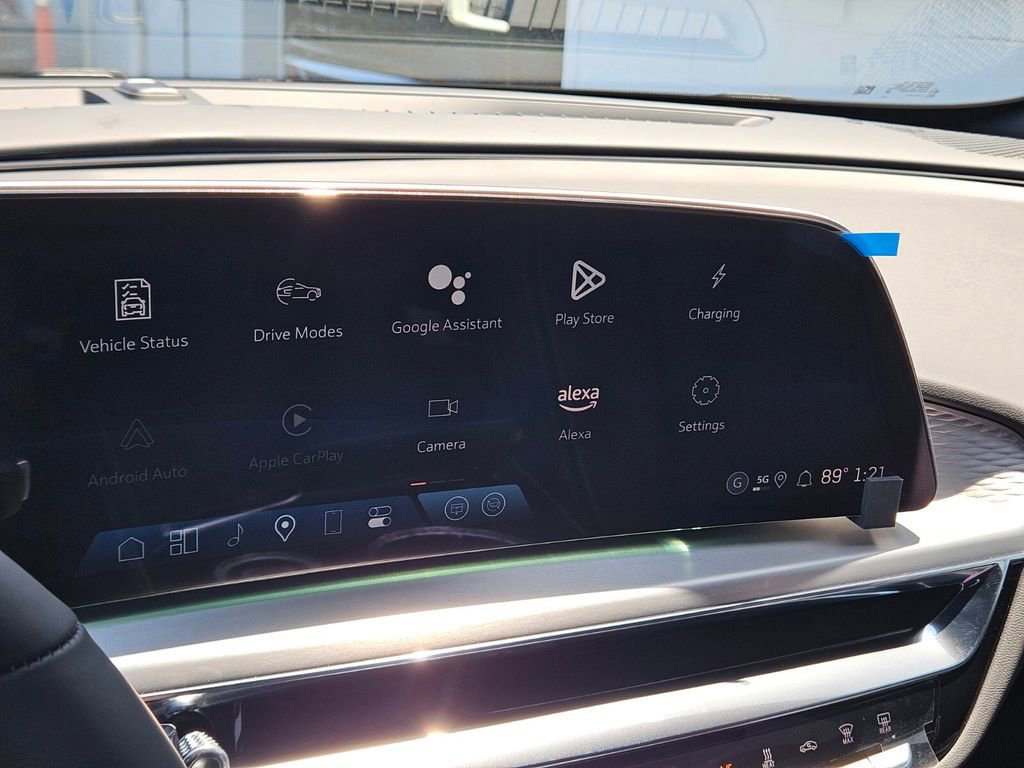 New 2025 Cadillac Lyriq Luxury w/ LPO, Floor Liner Package image 20