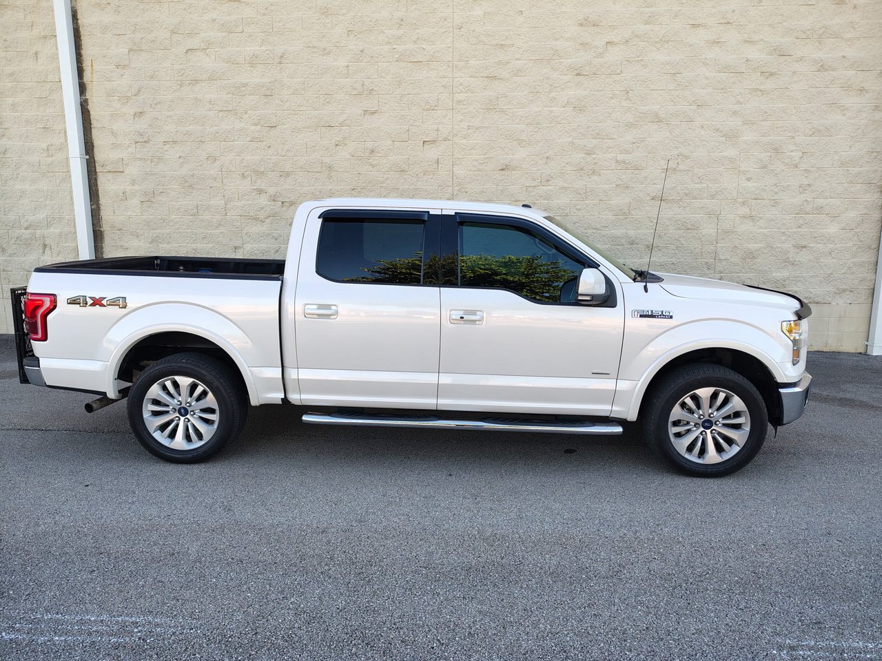 Used 2016 Ford F150 Lariat w/ Equipment Group 501A Mid