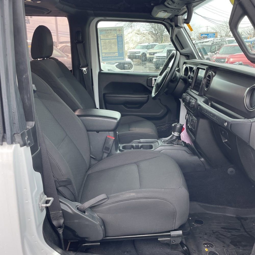 Used 2023 Jeep Wrangler Sport S image 23