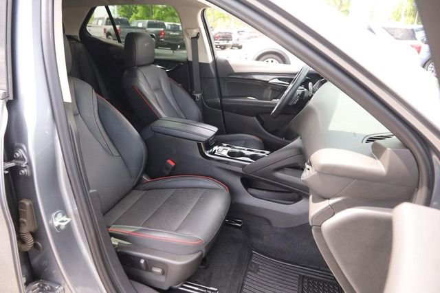 Used 2022 Buick Envision Essence w/ Technology Package I FWD image 30