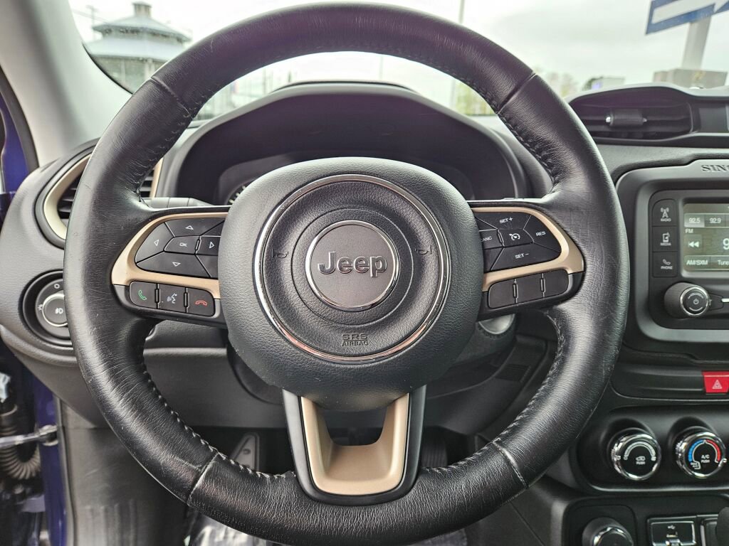 Used 2017 Jeep Renegade Latitude AWD/4WD image 21