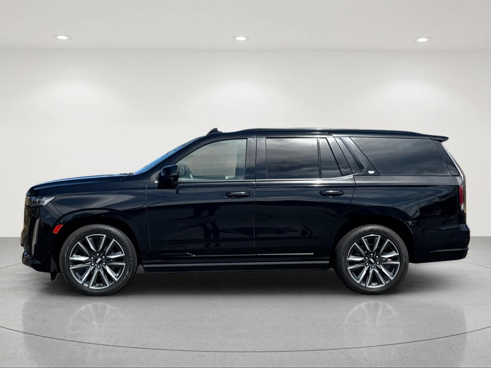 Used 2021 Cadillac Escalade Sport Platinum RWD image 3