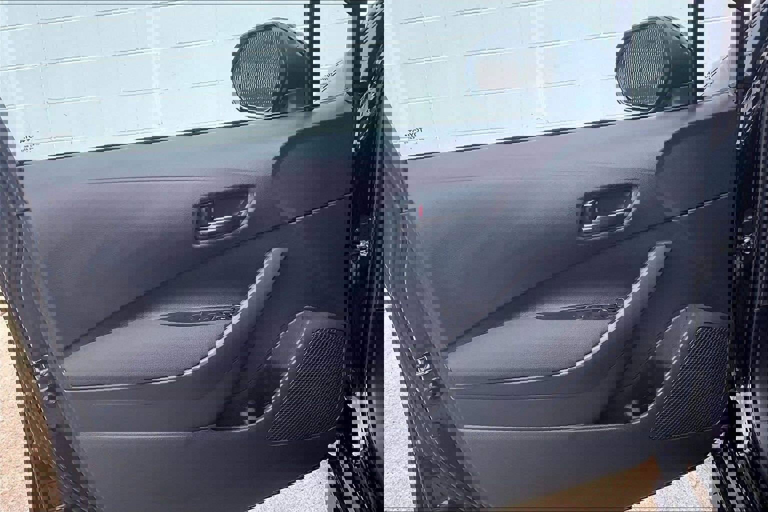 Used 2025 Toyota Corolla LE image 27